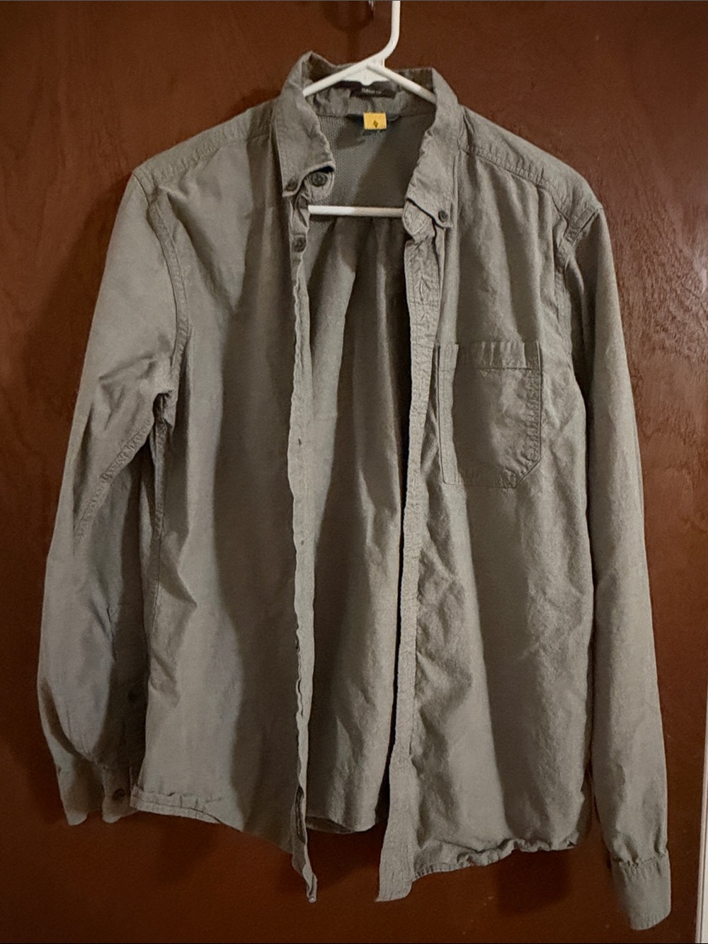 Eddie Bauer Classic Fit Men's Casual Button-Up Shirt Jacket in Light Olive